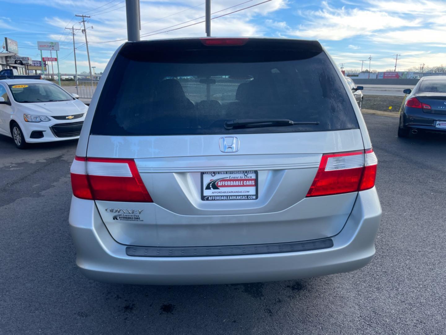 2007 Silver Honda Odyssey (5FNRL38207B) with an V6, VTEC, 3.5 Liter engine, Automatic transmission, located at 8008 Warden Rd, Sherwood, AR, 72120, (501) 801-6100, 34.830078, -92.186684 - Photo#6